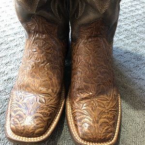 Women’s Roper Boots 👢 size 9